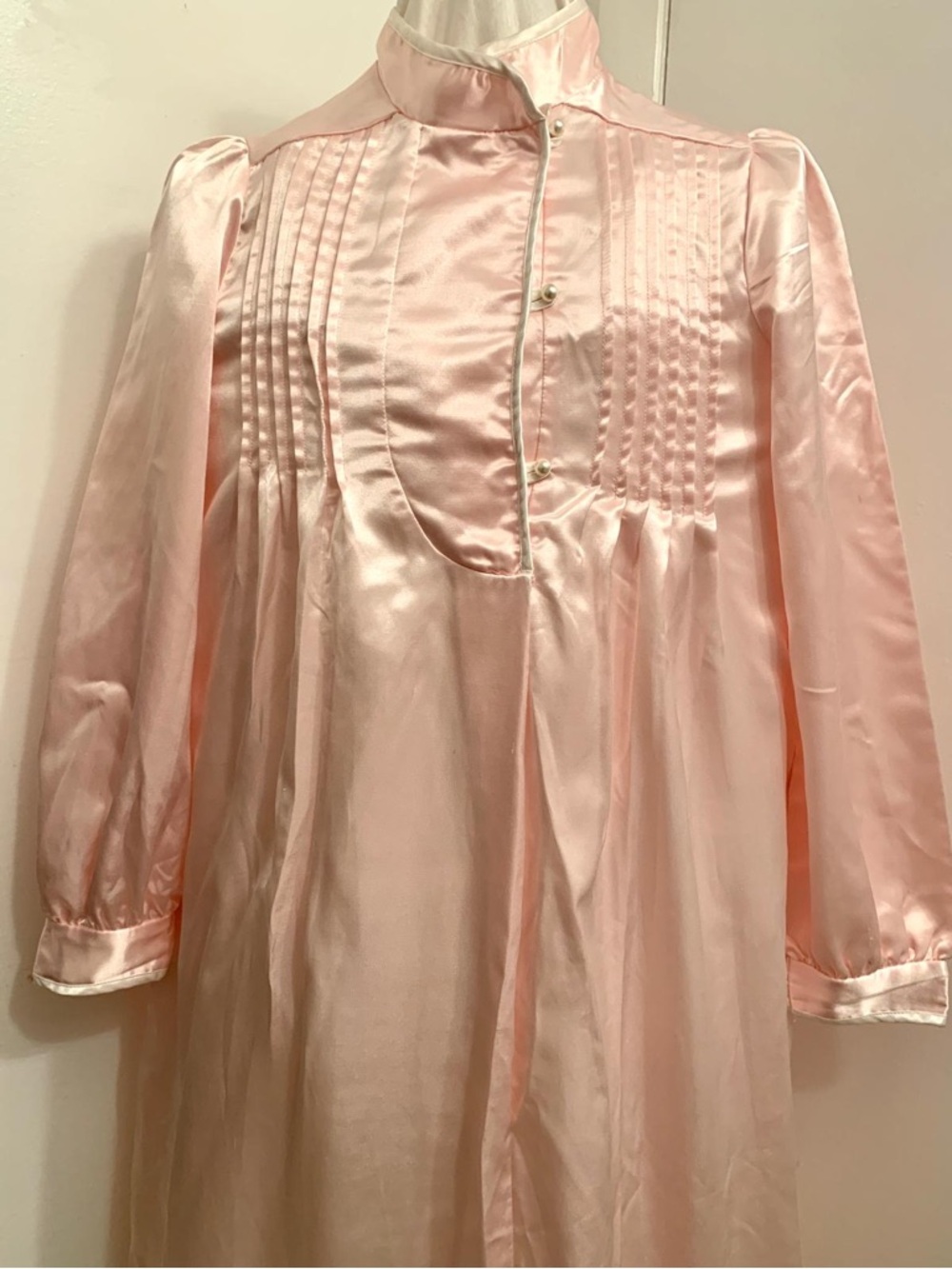 Vintage Barad & Co Light Pink Satin Pintuck Pajama Top - Picture 3 of 12